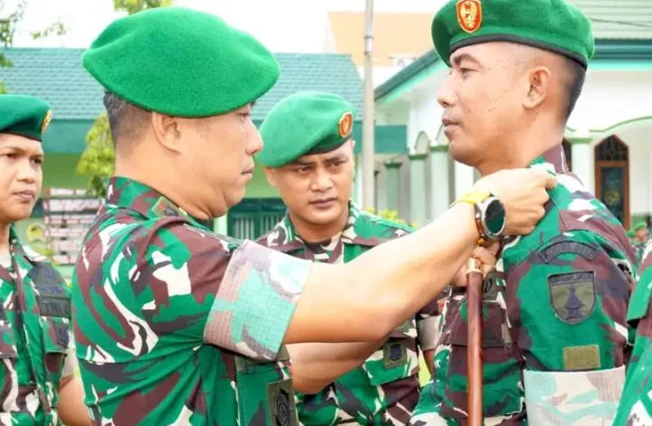 Kenaikan Pangkat Prajurit, Dandim Lamongan Tekankan Amanah dan Dedikasi Lebih Tinggi